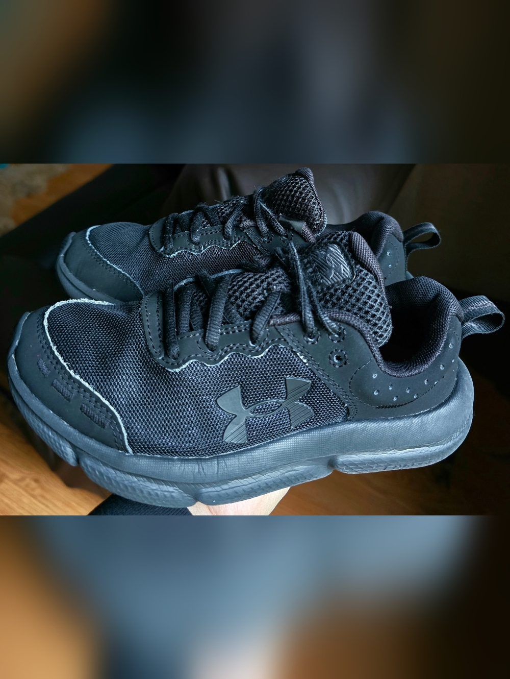 Sz 4Y Big Kids UNDER ARMOUR CHARGED ASSERT 10 Black Running Shoes